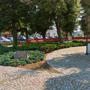Tablica upamiętniająca Jana Kiepurę w Koniecpolu - tablica upamietniajaca jana kiepure w koniecpolu 1
