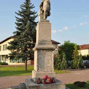Figura św. Floriana w Lelowie - figura sw floriana w lelowie 1