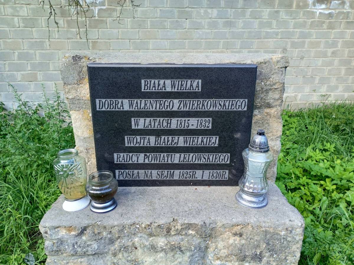 Tablica upamiętniająca Walentego Zwierkowskiego - tablica upamietniajaca walentego zwierkowskiego 4