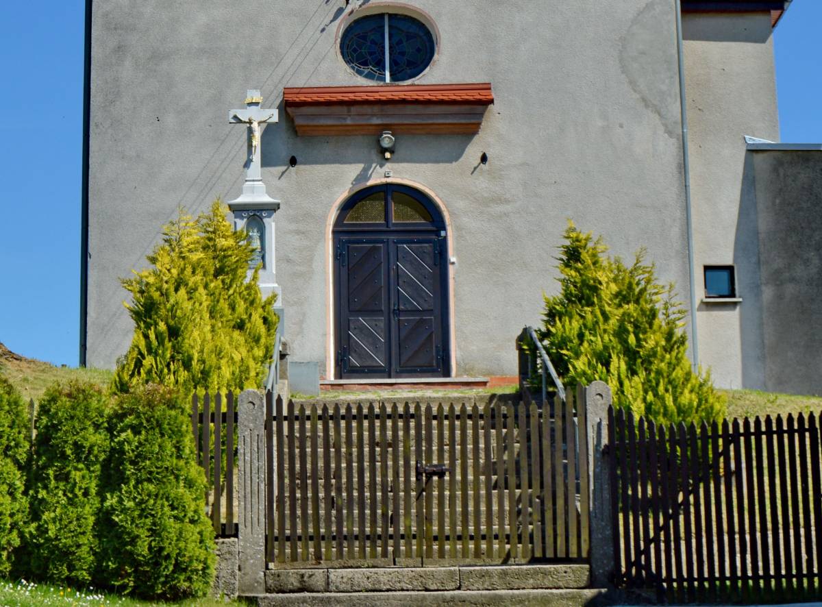 Krzyż - Boża Męka (ul. Wiejska) w Ligocie Toszeckiej - krzyz boza meka ul wiejska w ligocie toszeckiej