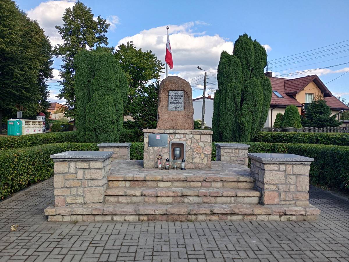 Pomnik Powstańców Śląskich w Żyglinie - pomnik powstancow slaskich w zyglinie 2