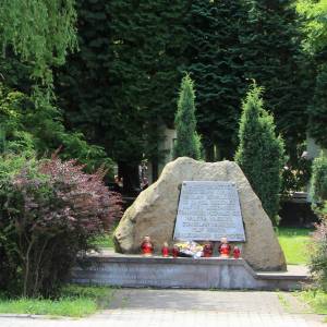 Głaz nauczycieli ziemi prudnickiej w Prudniku - glaz nauczycieli ziemi prudnickiej 5