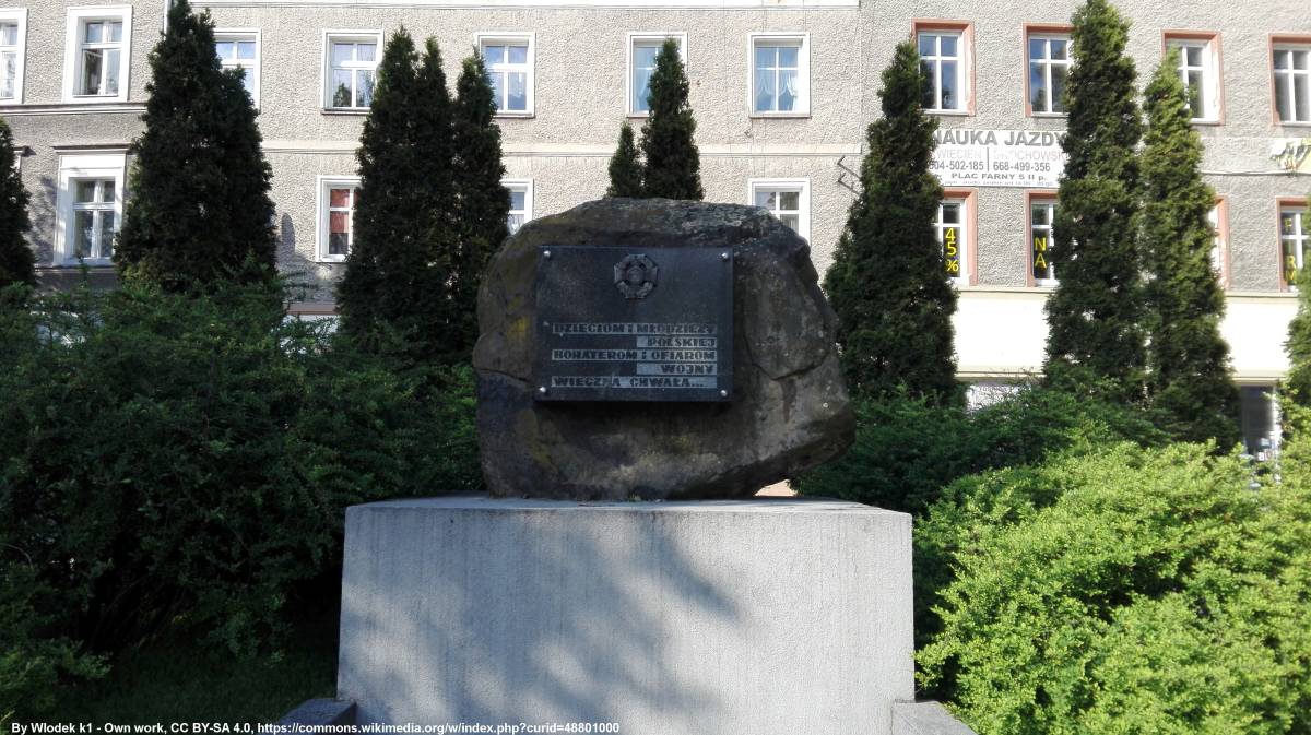 Pomnik Dzieciom Ofiarom Wojny w Prudniku - pomnik dzieciom ofiarom wojny w prudniku 7