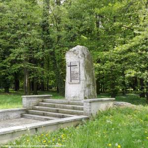 Pomnik Poległych Patriotów Prudniku - pomnik poleglym patriotom 6