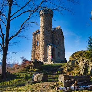 Zamek Księcia Henryka na Górze Grodna - zamek ksiecia henryka zima