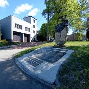 Pomnik z okazji 740. rocznicy lokacji Bobrownik - pomnik z okazji 740 rocznicy lokacji bobrownik 3