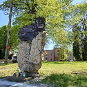 Pomnik z okazji 740. rocznicy lokacji Bobrownik - pomnik z okazji 740 rocznicy lokacji bobrownik 4