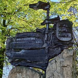 Pomnik z okazji 740. rocznicy lokacji Bobrownik - pomnik z okazji 740 rocznicy lokacji bobrownik 5