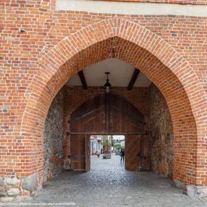 Brama Kamienna w Świdwinie - brama wysoka polczynska w swidwinie 3