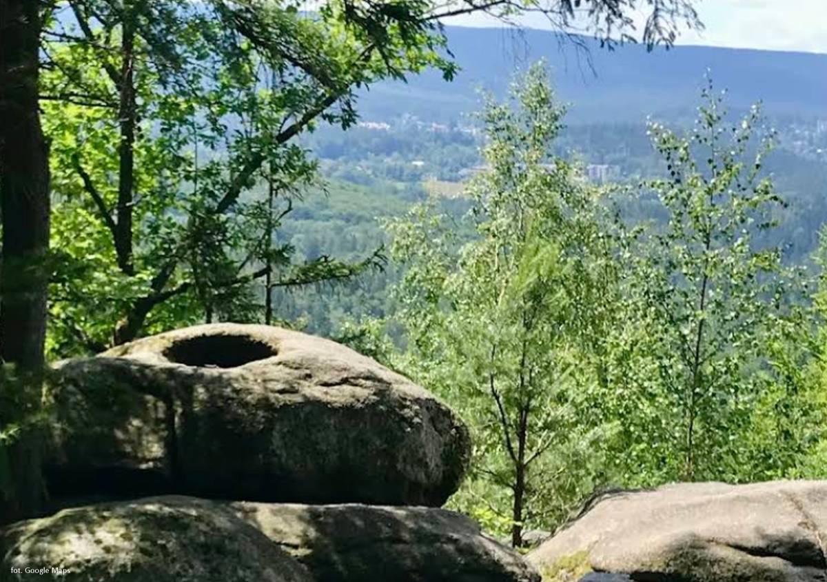 Kociołki na szlaku do Złotego Widoku w Michałkowicach