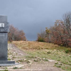 Krzemieniec (1221 m n.p.m.) - styk trzech granic obelisk na krzemiencu