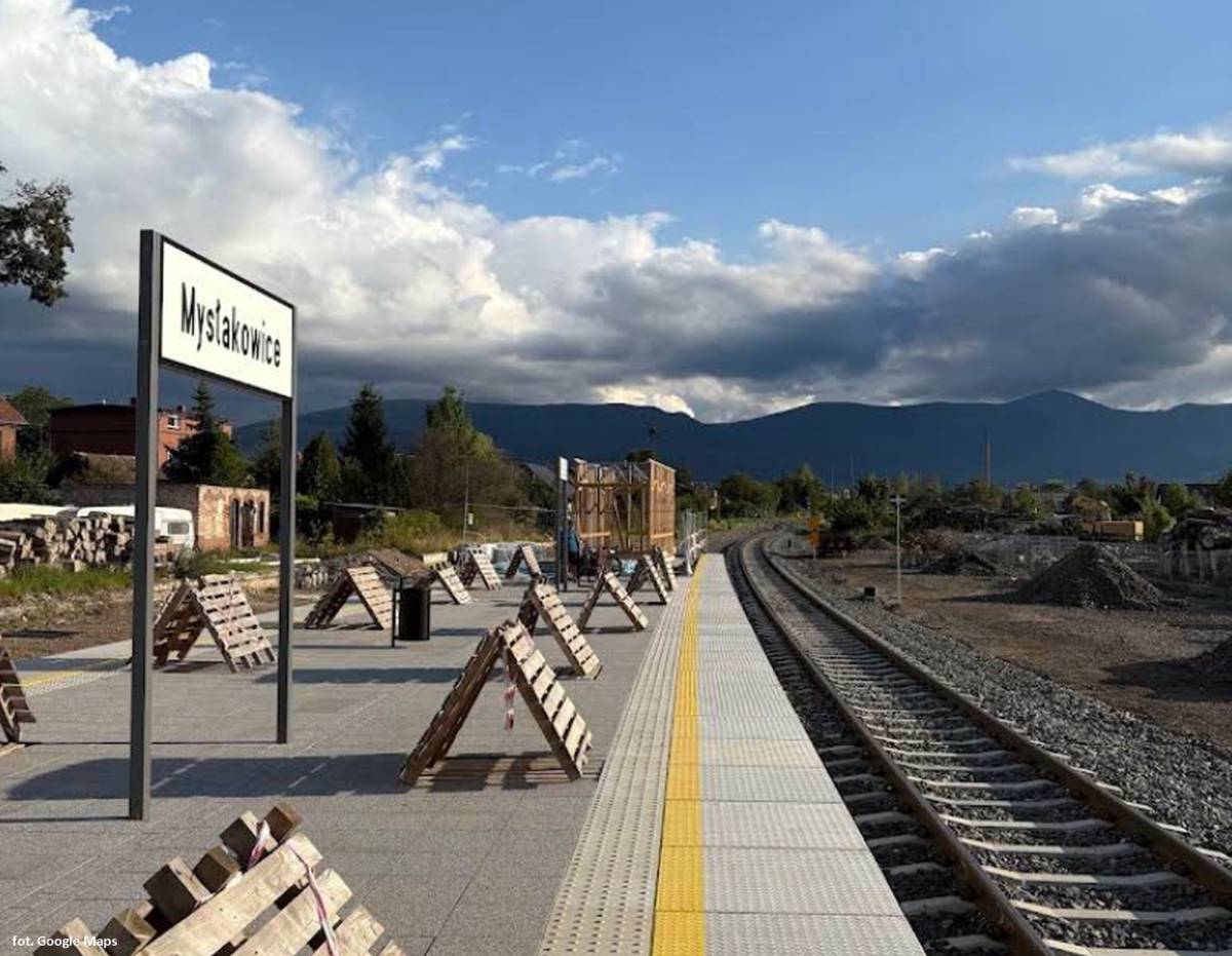 Stacja kolejowa w Mysłakowicach - stacja kolejowa w myslakowicach po rewitalziacji