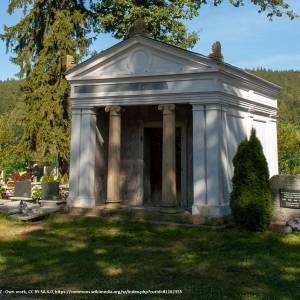 Mauzoleum rodziny von Ruschweÿ w Mysłakowicach - mauzoleum rodziny von ruschwey w myslakowicach
