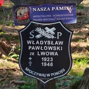 Grób lotników przy drodze Sudeckiej - grob lotnikow przy drodze sudeckiej 5