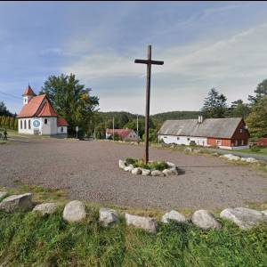 Kościół pw. Miłosierdzia Bożego w Przesiece - parking przy kosciele w przesiece 3