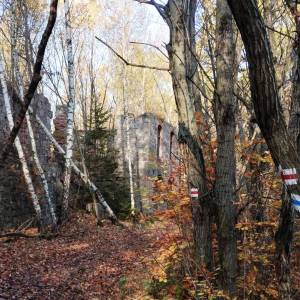 Ruiny schroniska Bergfrieden-Baude pod Grabowcem - ruiny schroniska bergfrieden baude pod grabowcem 4