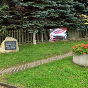 Kamień upamiętniający 700-lecie miejscowości w Ścięgnach - kamien upamietniajacy 700 lecie miejscowosci w sciegnach 2