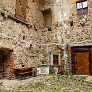 Dwór Czarne w Jeleniej Górze - dwor czarne w jeleniej gorze 9