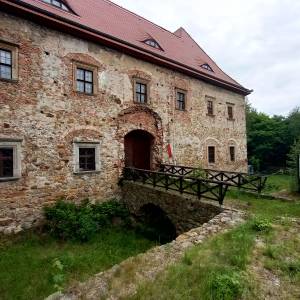 Dwór Czarne w Jeleniej Górze - dwor czarne w jeleniej gorze w 2024 roku 12