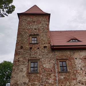 Dwór Czarne w Jeleniej Górze - dwor czarne w jeleniej gorze w 2024 roku 13