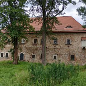 Dwór Czarne w Jeleniej Górze - dwor czarne w jeleniej gorze w 2024 roku 18