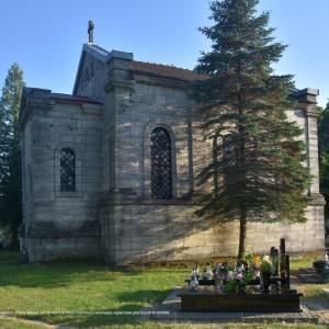 Mauzoleum Ponińskich w Horyńcu-Zdroju - horyniec zdroj kaplica grobowa rodziny poninskich na cmentarzu komunalnym hb1