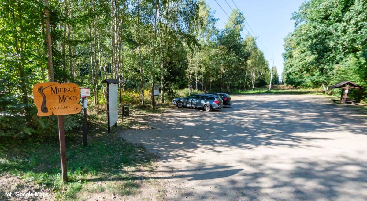 Parking przy Miejscu Mocy w Białowieży - schowek01