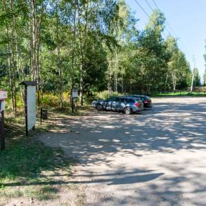 Parking przy Miejscu Mocy w Białowieży - schowek01