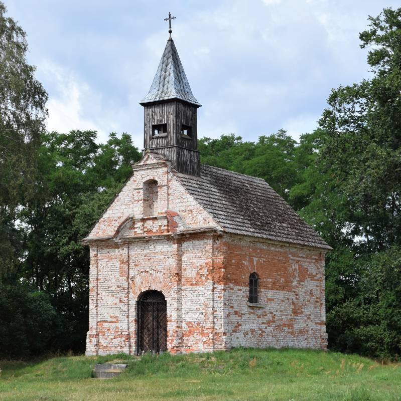 Kaplica polna Najświętszej Marii Panny w Rokitnie - kapliczka polna w rokitnie