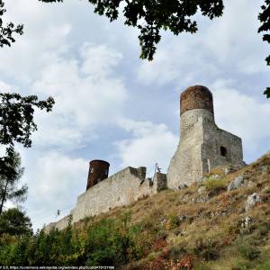 Góra Zamkowa (360 m n.p.m.) - zamek krolewski w checinach widok z alei