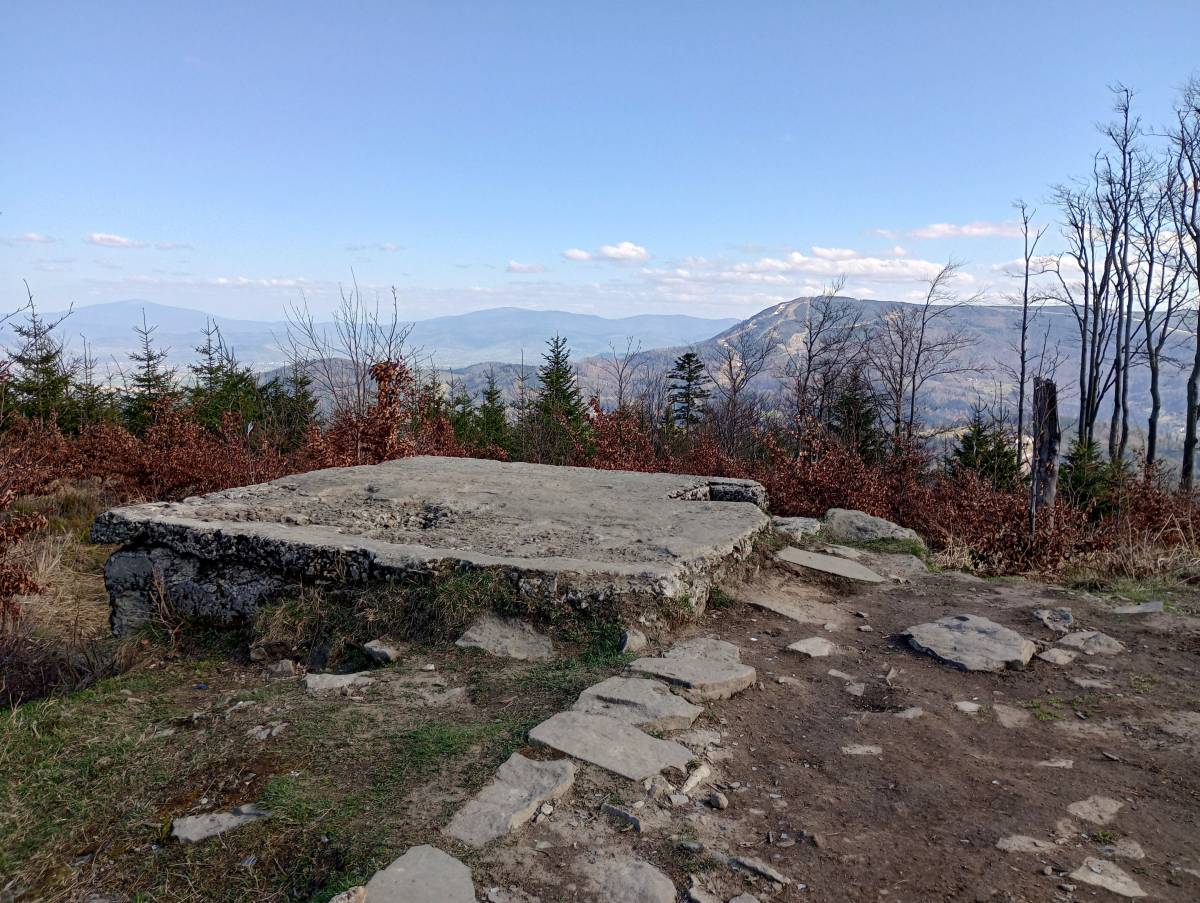 Ruiny schroniska na Trzech Kopcach - ruiny schroniska na trzech kopcach 4