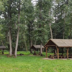 Parking i miejsce biwakowe „Sitnica” - miejsce biwakowania sitnica 1