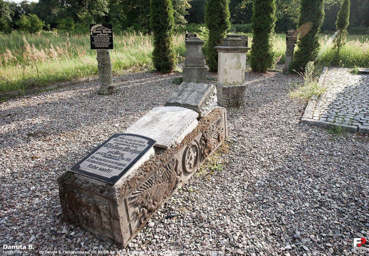 Lapidarium cmentarza ewangelickiego w Słońsku - slonsk cmentarz i pomnik ofiar i wojny swiatowej fotopolska eu 272108