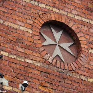 Budynek z czerwonej cegły w Słońsku - budynek z czerwonej cegly w slonsku 1