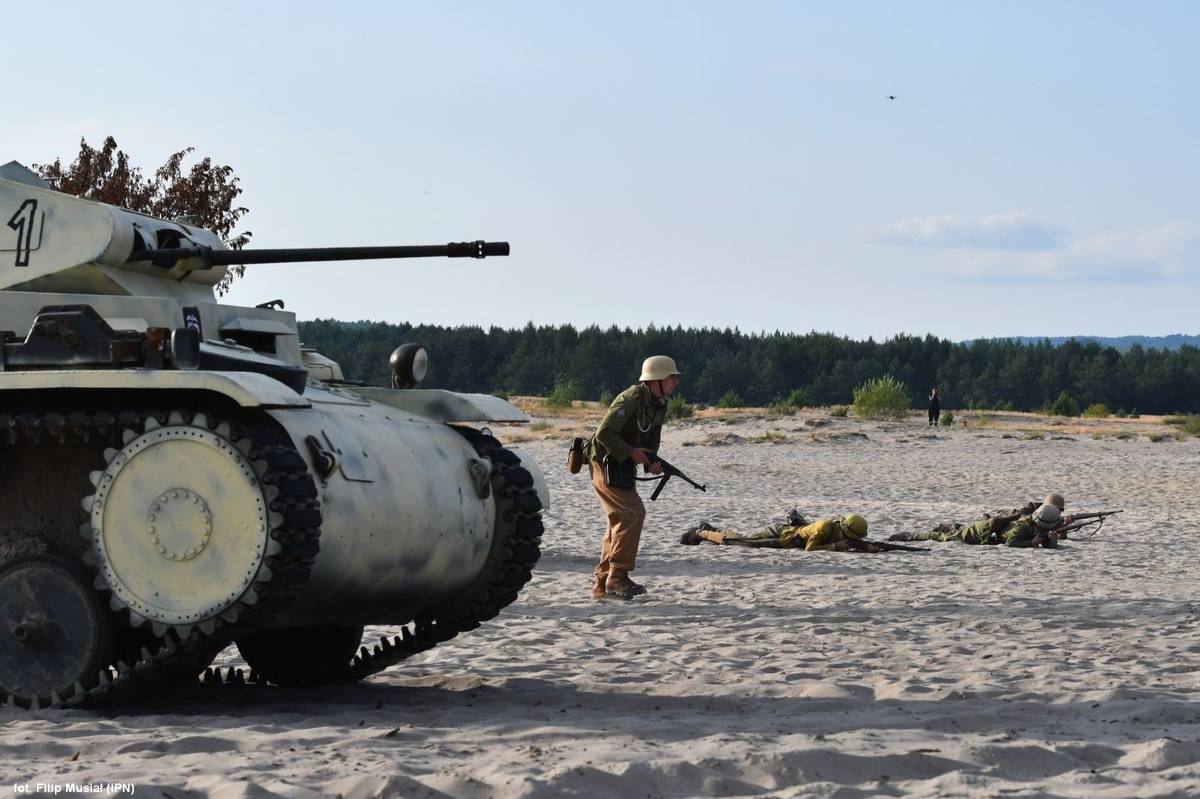 Widowisko "Tobruk 1941" na Pustyni Błędowskiej - widowisko tobruk 1941 na pustyni bledowskiej 15