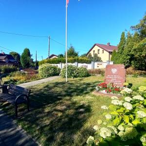 Pomnik żołnierzy Wojska Polskiego i pierwszych osadników w Kołczewie - pomnik zolnierzy wojska polskiego i pierwszych osadnikow w kolczewie 13