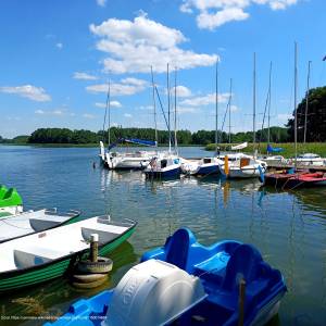 Jezioro Wigry - boats in stary folwark 2