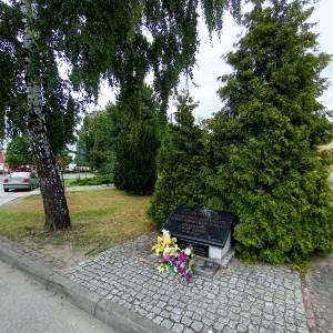 Tablica upamiętniająca Jana Pawła II w Janowie - tablica upamietniajaca jana pawla ii w janowie 1
