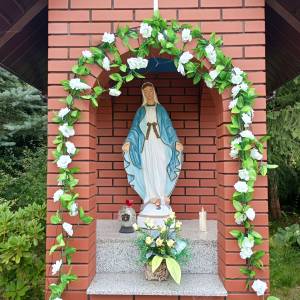 Kapliczka Matki Boskiej Niepokalanej Poczętej w Łysakowie - kapliczka matki boskiej niepokalanej poczetej w lysakowie 12