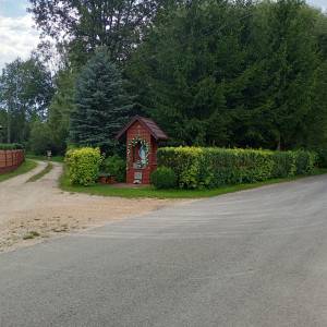 Kapliczka Matki Boskiej Niepokalanej Poczętej w Łysakowie - kapliczka matki boskiej niepokalanej poczetej w lysakowie 2