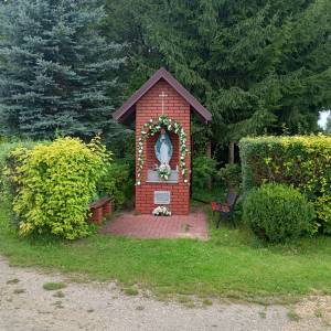 Kapliczka Matki Boskiej Niepokalanej Poczętej w Łysakowie - kapliczka matki boskiej niepokalanej poczetej w lysakowie 4