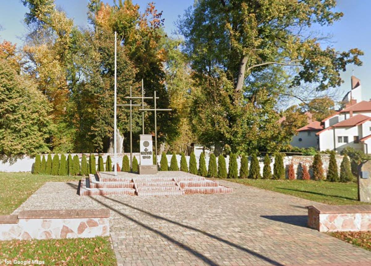 Pomnik Katyński w Koniecpolu - pomnik katynski w koniecpolu