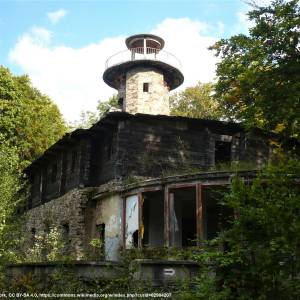Przednia Kopa (Góry Opawskie) - schronisko na parkowej gorze