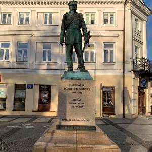 Pomnik Józefa Piłsudskiego w Suwałkach - pomnik jozefa pilsudskiego w suwalkach