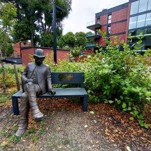 Ławeczka Stefana Szolc-Rogozińskiego w Świnoujściu - laweczka stefana szolc rogozinskiego w swinoujsciu 1