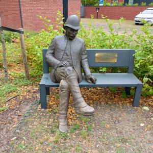 Ławeczka Stefana Szolc-Rogozińskiego w Świnoujściu - laweczka stefana szolc rogozinskiego w swinoujsciu 2