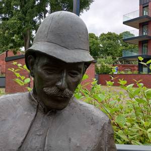 Ławeczka Stefana Szolc-Rogozińskiego w Świnoujściu - laweczka stefana szolc rogozinskiego w swinoujsciu 6