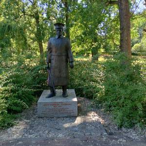 Pomnik Józefa Dowbor-Muśnickiego w Międzyrzeczu - pomnik jozefa dowbor musnickiego w miedzyrzeczu 2