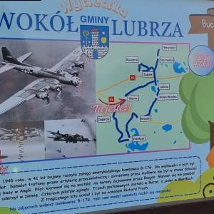 Pomnik lotników amerykańskich we wsi Bucze - pomnik lotnikow amerykanskich we wsi bucze 6