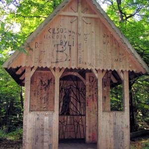 Szlak Czerwony Świętokrzyskiego Parku Narodowego - kapliczka swietego mikolaja